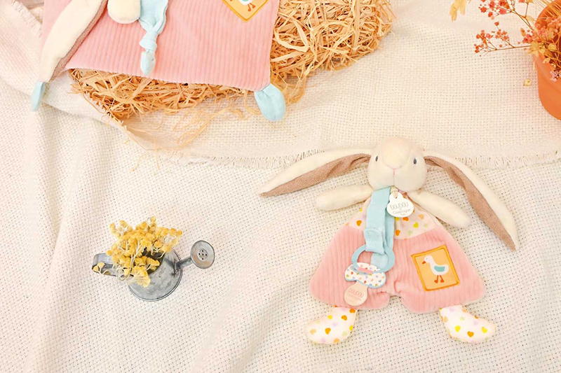 Hase mit Schnullerclip